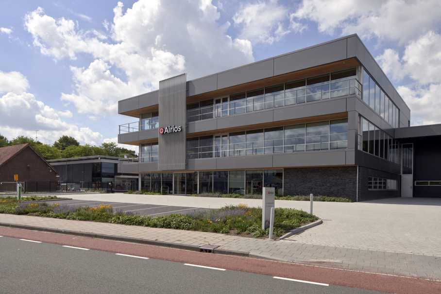 bedrijventerrein vergroeid